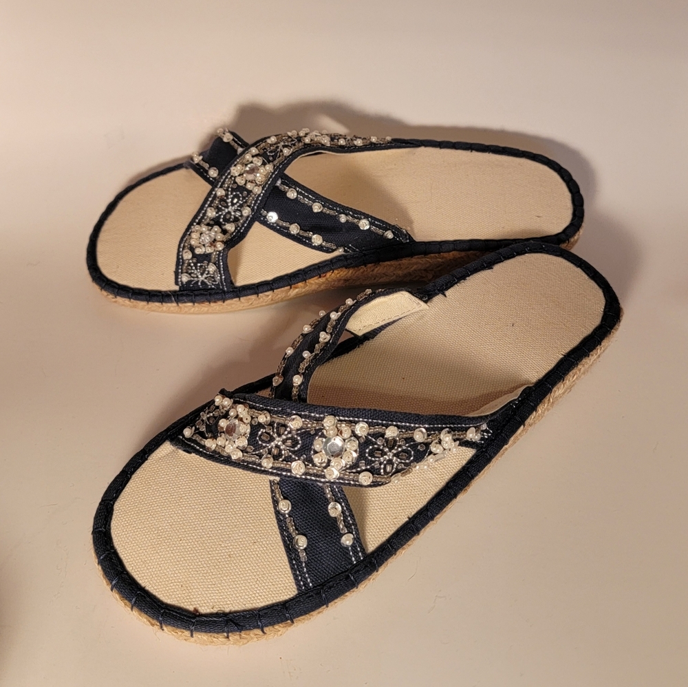 New Women's Beaded slip-on sandals Flip Flop. Comfortable Size 10